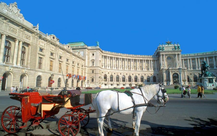 Passau-Linz-Wien-Budapest-Bratislava